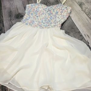 GORGEOUS Guess Dress Size 6